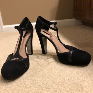 Tahari Angela Pumps